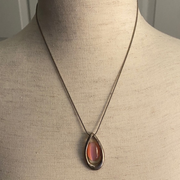 Jewelry - Vintage Southwest Sterling Silver💕💞Pink
Cat🐈⬛ Eye Pendant Necklace